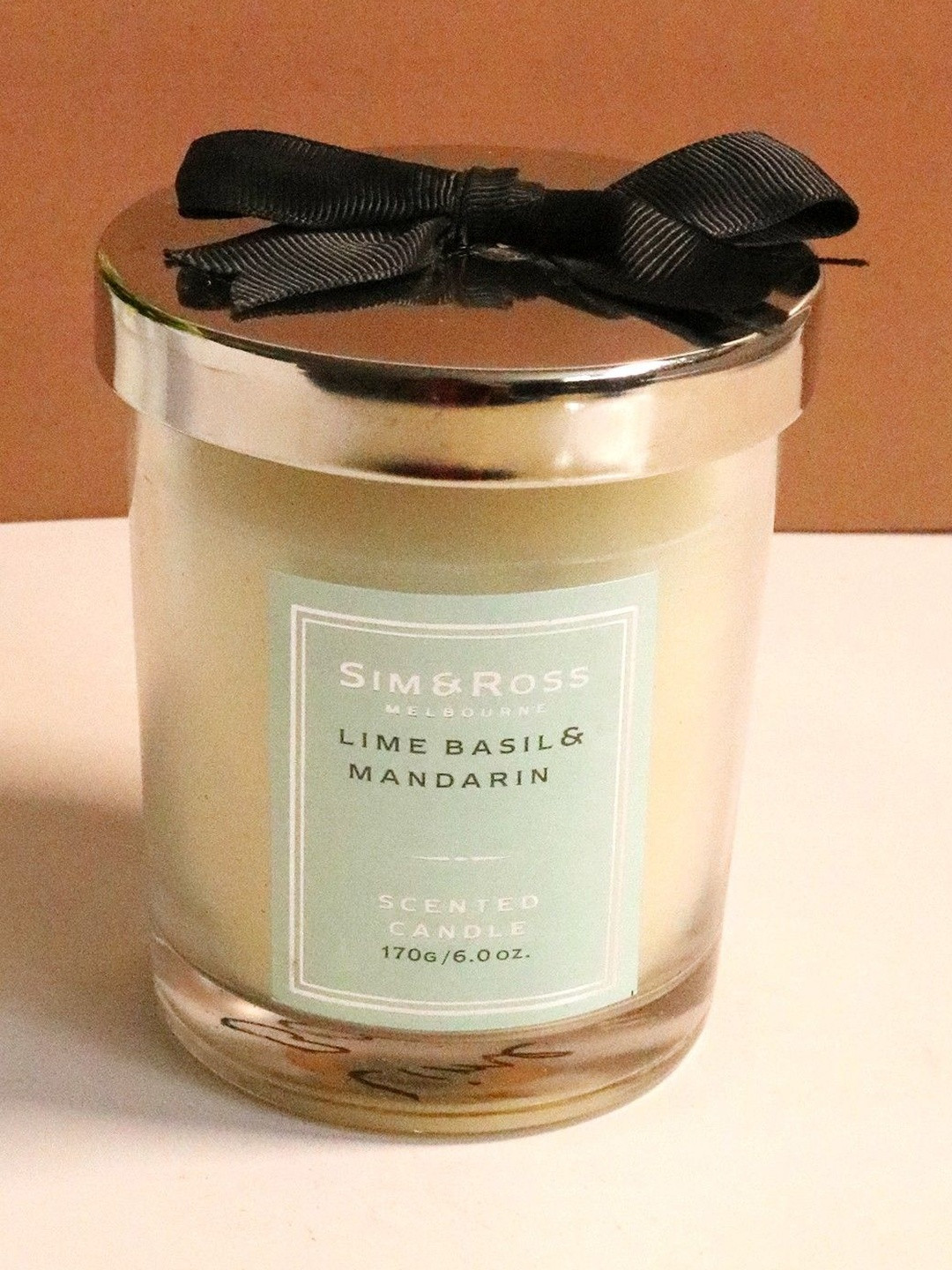 Sim & Ross Green Round Scented Candle With Bow Embellishment