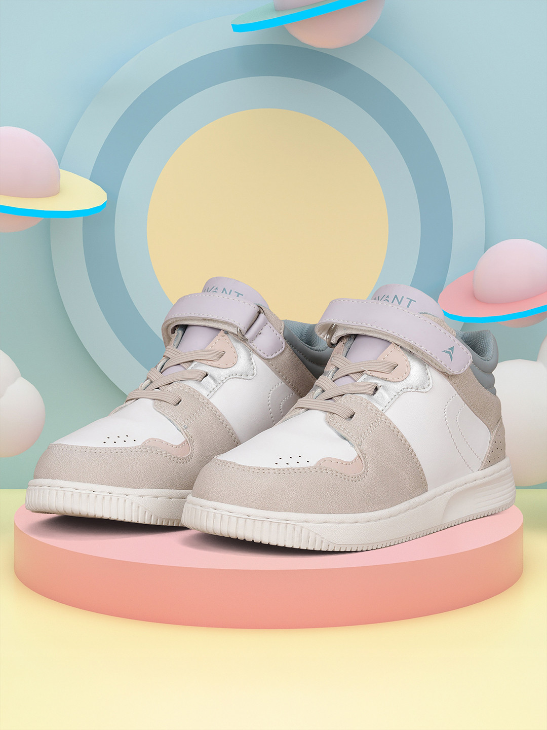 AVANT Kids Beige TinyTrail Sneakers