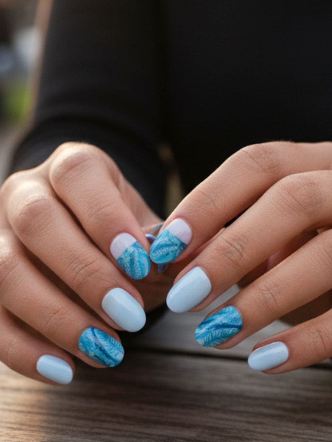 LICK 30Pcs Glossy Pattern Artificial Fake Press On Nails - Blue & White