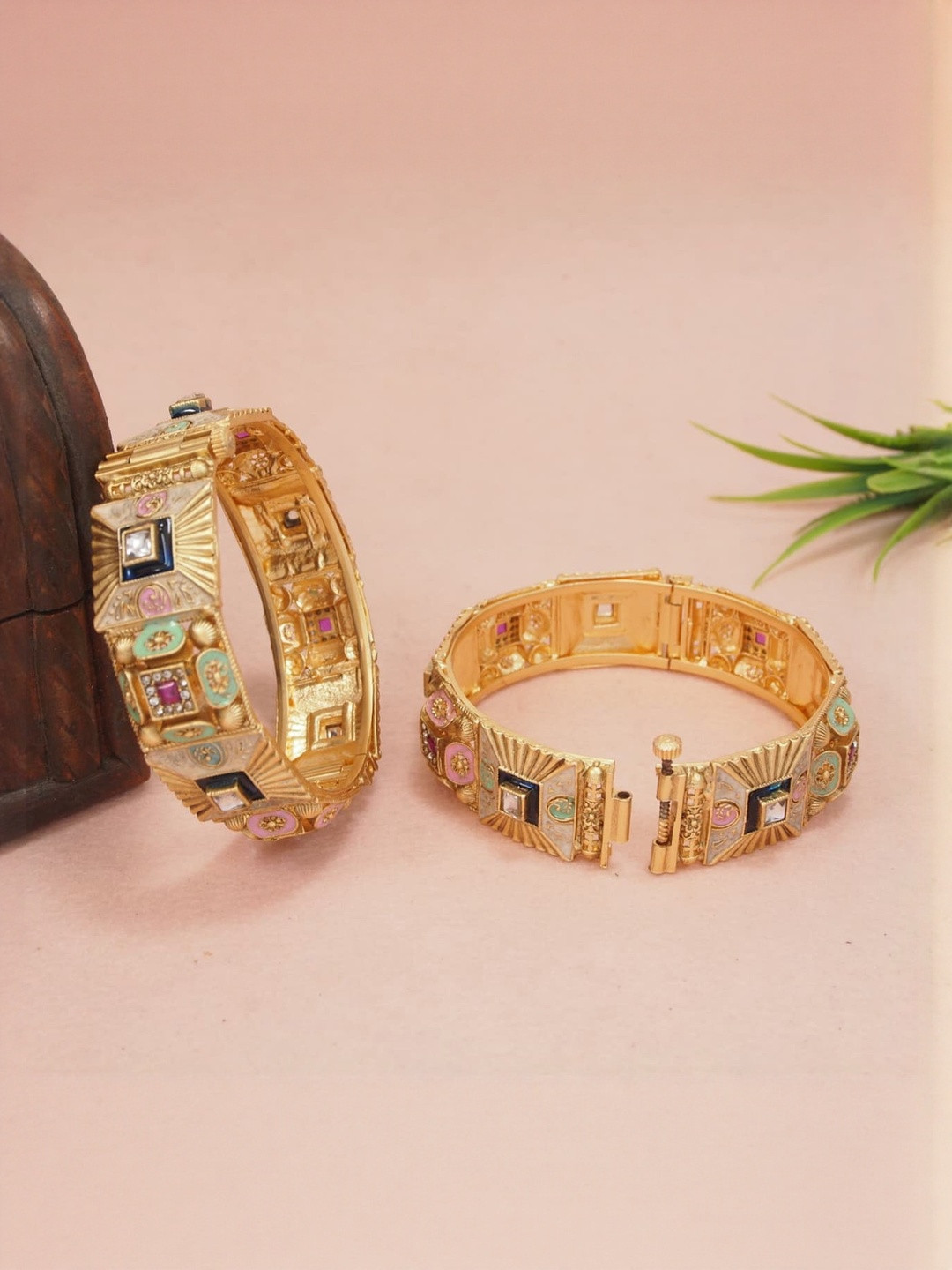 Anouk Set of 2 Gold-Plated Bangles with Stone and Pearls Detailing