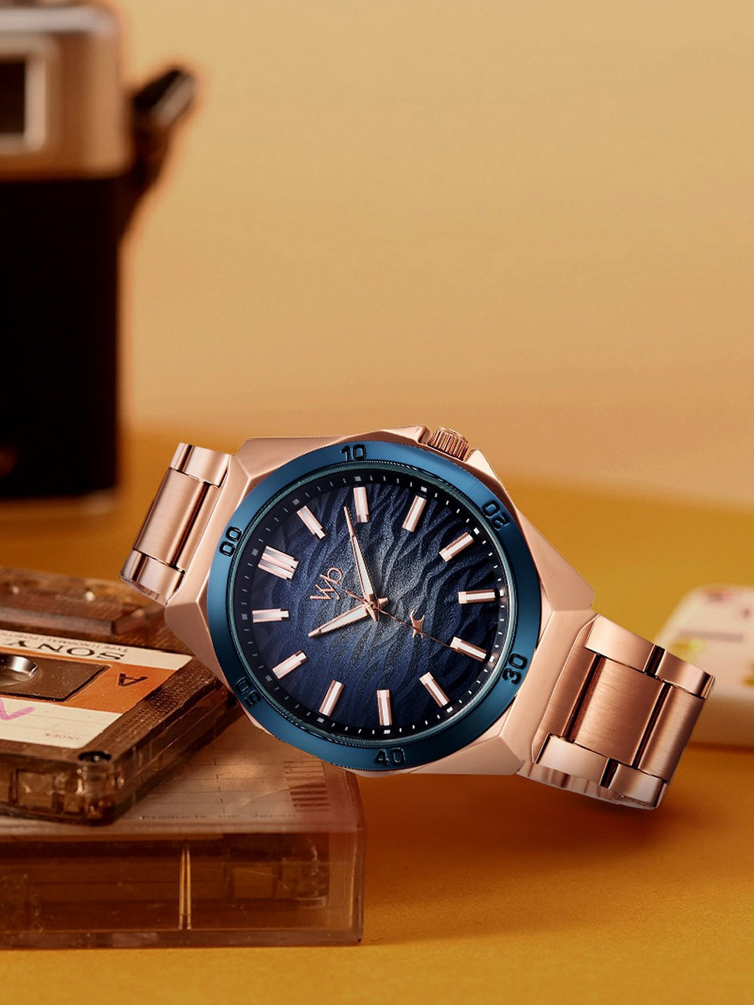 Fastrack Vyb 6.0 Quest Men Printed Dial & Bracelet Style Straps Analogue Watch FV30028KM01