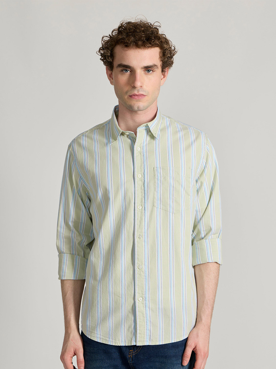 Espanshe Men Striped Relaxed Fit Button-Down Collar Roll-Up Sleeves Cotton Shirt