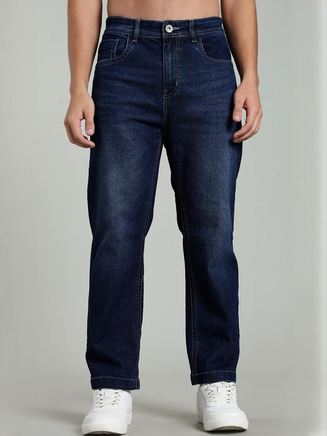 COLOR HUNT Men Comfort Relaxed Fit Mid-Rise Light Fade Jeans With 5 Pockets