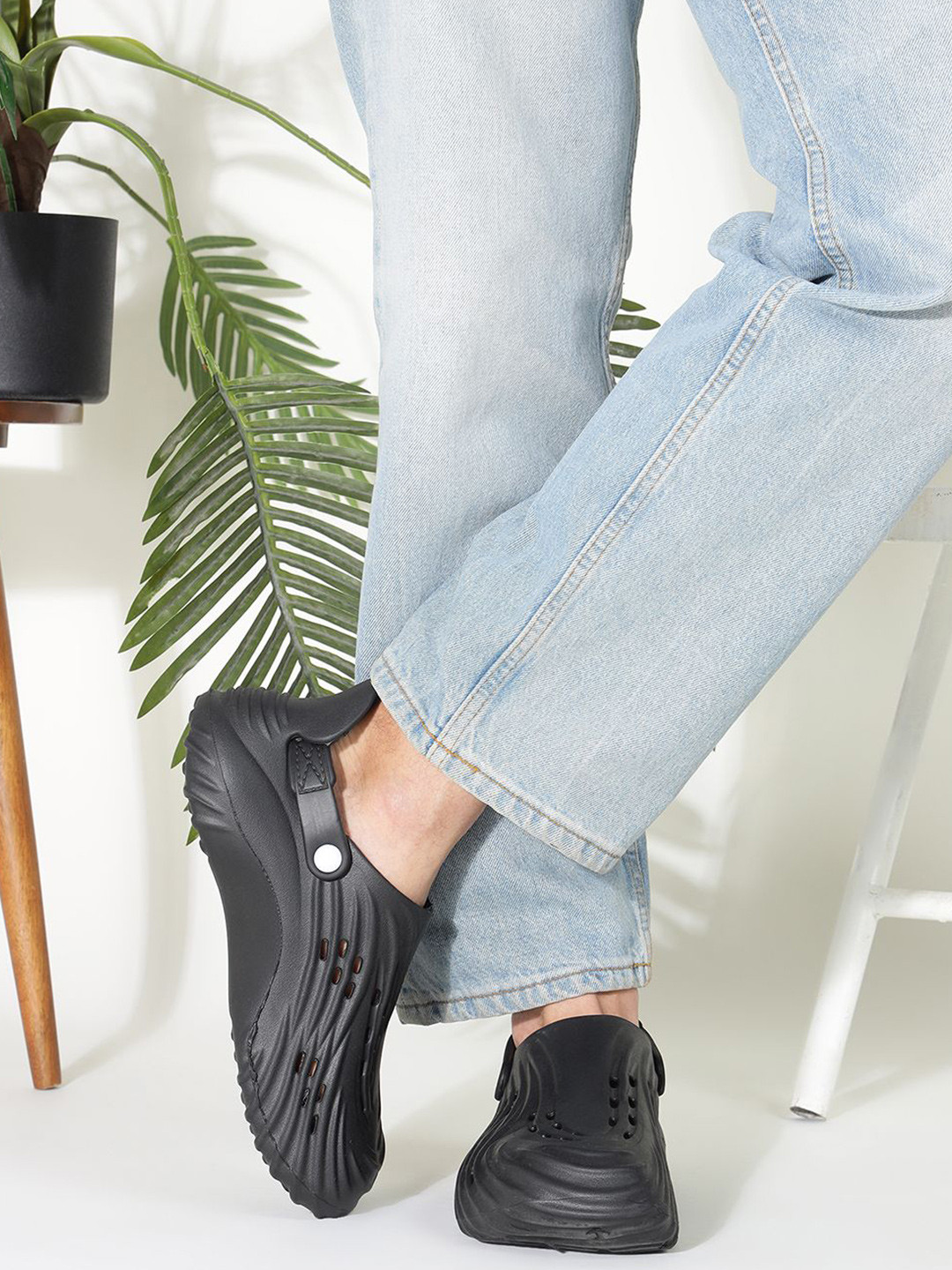 HRX by Hrithik Roshan Men Solid EVA Running Clogs Flip Flops