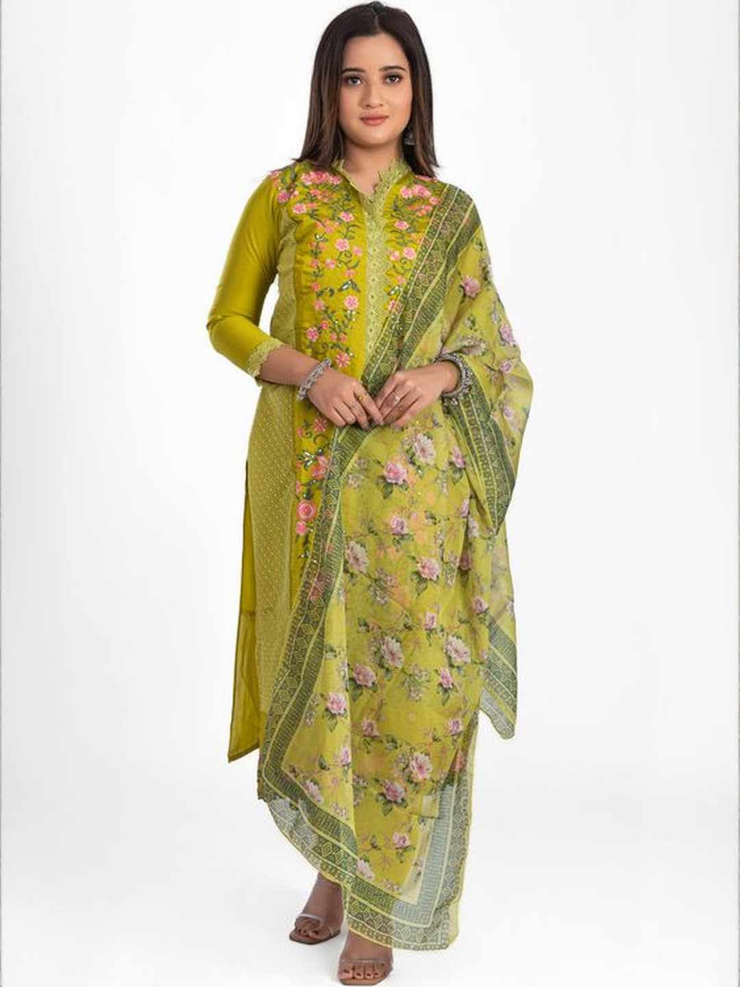 Label By Anusha Women Floral Embroidered Kurta with Churidar & Dupatta