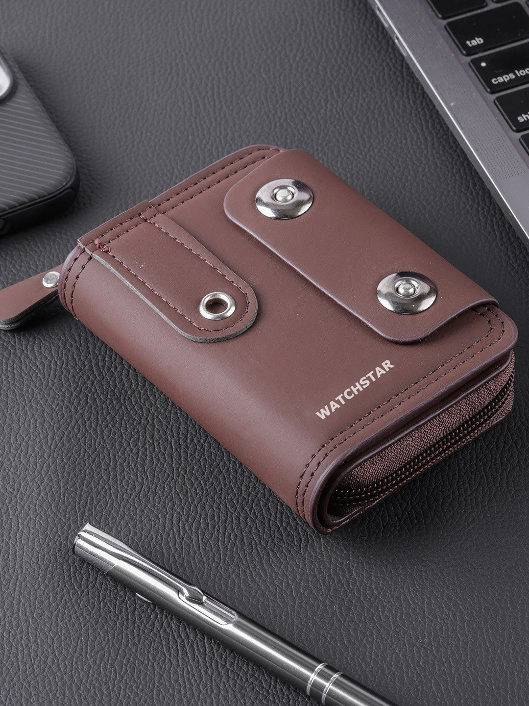 WATCHSTAR Unisex Brand Logo RFID Protected Leather Card Holder