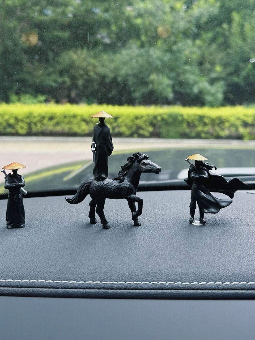 Flenzy Black 4 Pieces Charming Mini Youxia Knight-Errant Curio Showpiece