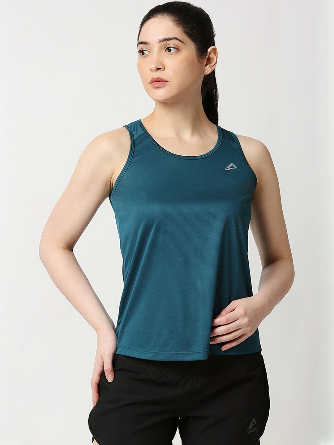 AGUANTE Round Neck Sleeveless Airlite Tank Top