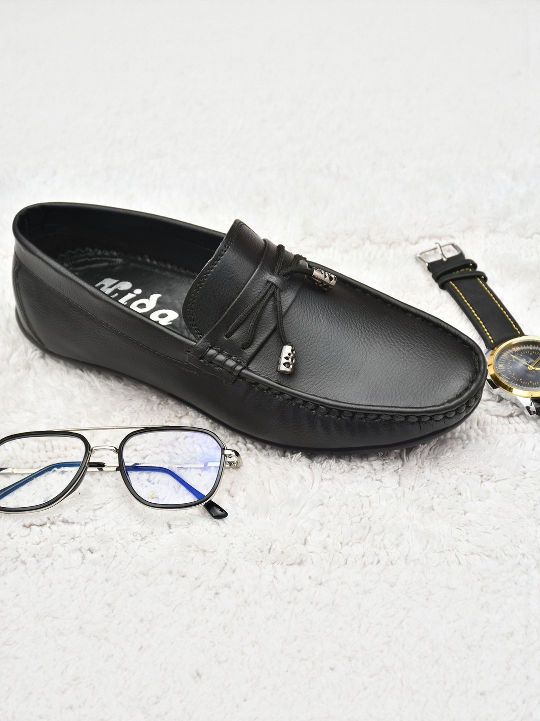 HIDA Men Textured Slip-On Loafers With Tassels