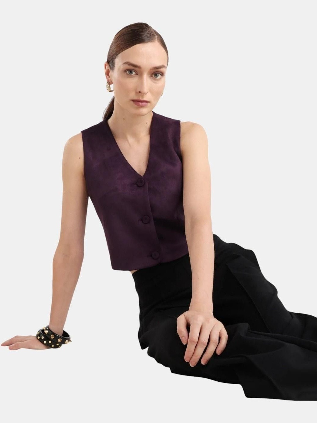 RAREISM Niwast V-Neck Sleeveless Crop Waistcoat