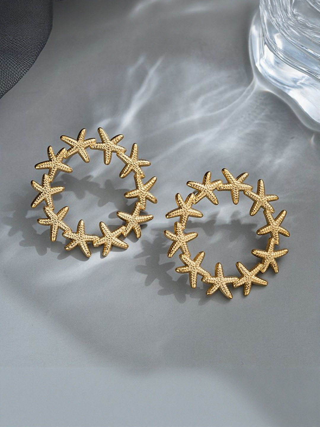 MEENAZ 18kt Stainless Steel Gold-Plated Animal Shaped Circular Shaped