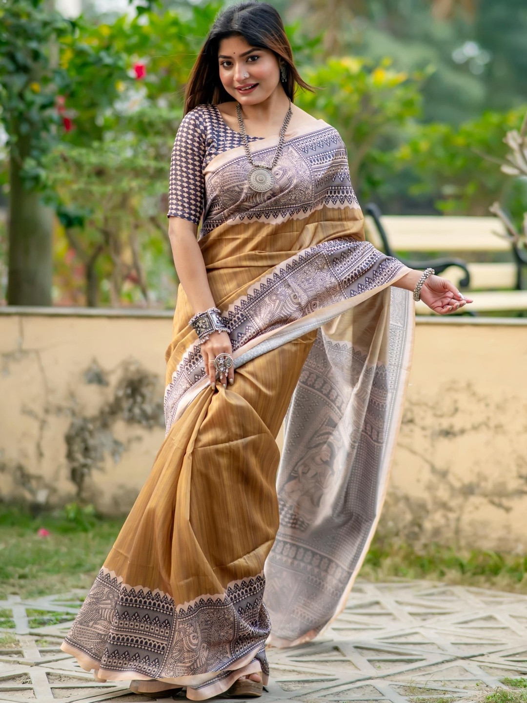 Kriyansh Ethnic Motifs Machine Wash Zari Pure Cotton Banarasi Saree