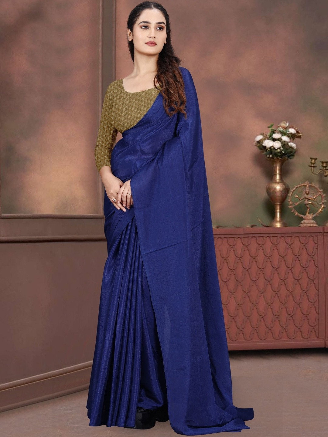 Jihana Fab Women Solid No Border Saree With An Unstitched Blouse Piece