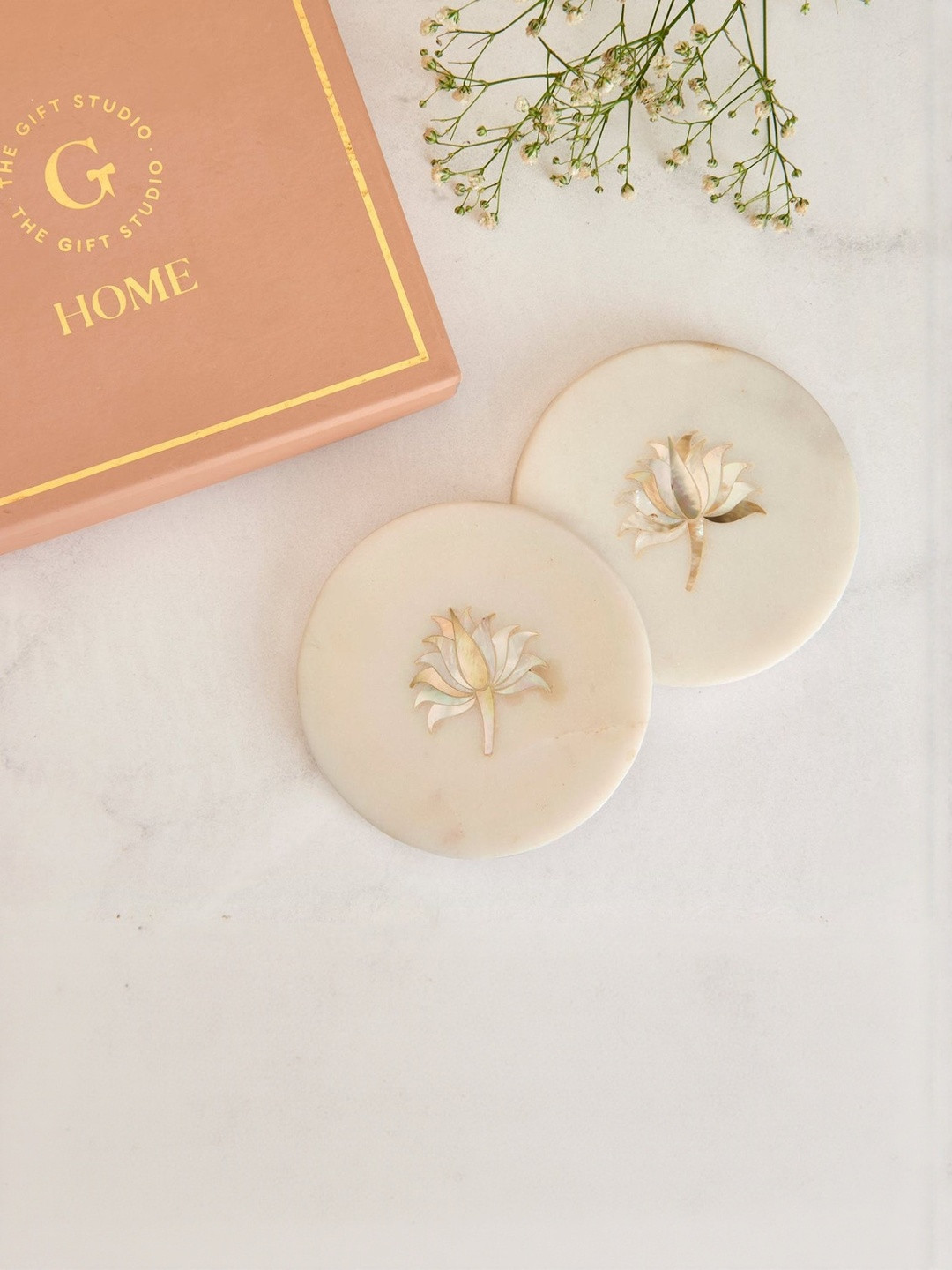 The Gift Studio Cream & Gold-Toned 2 Pieces Round Shaped Patterned Coasters