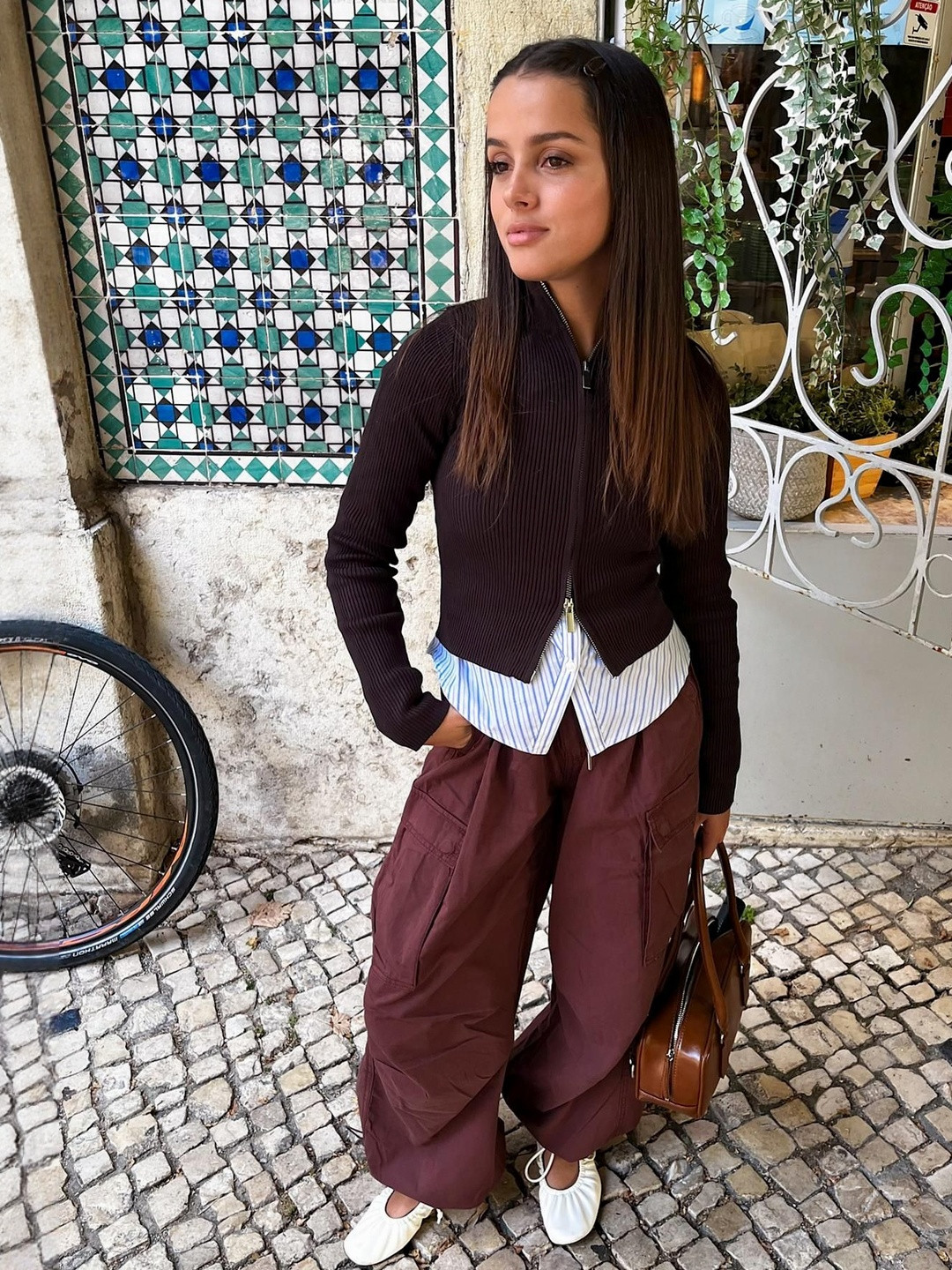 Bershka Women Relaxed Mid-Rise Flat-Front  Balloon Parachute Trousers