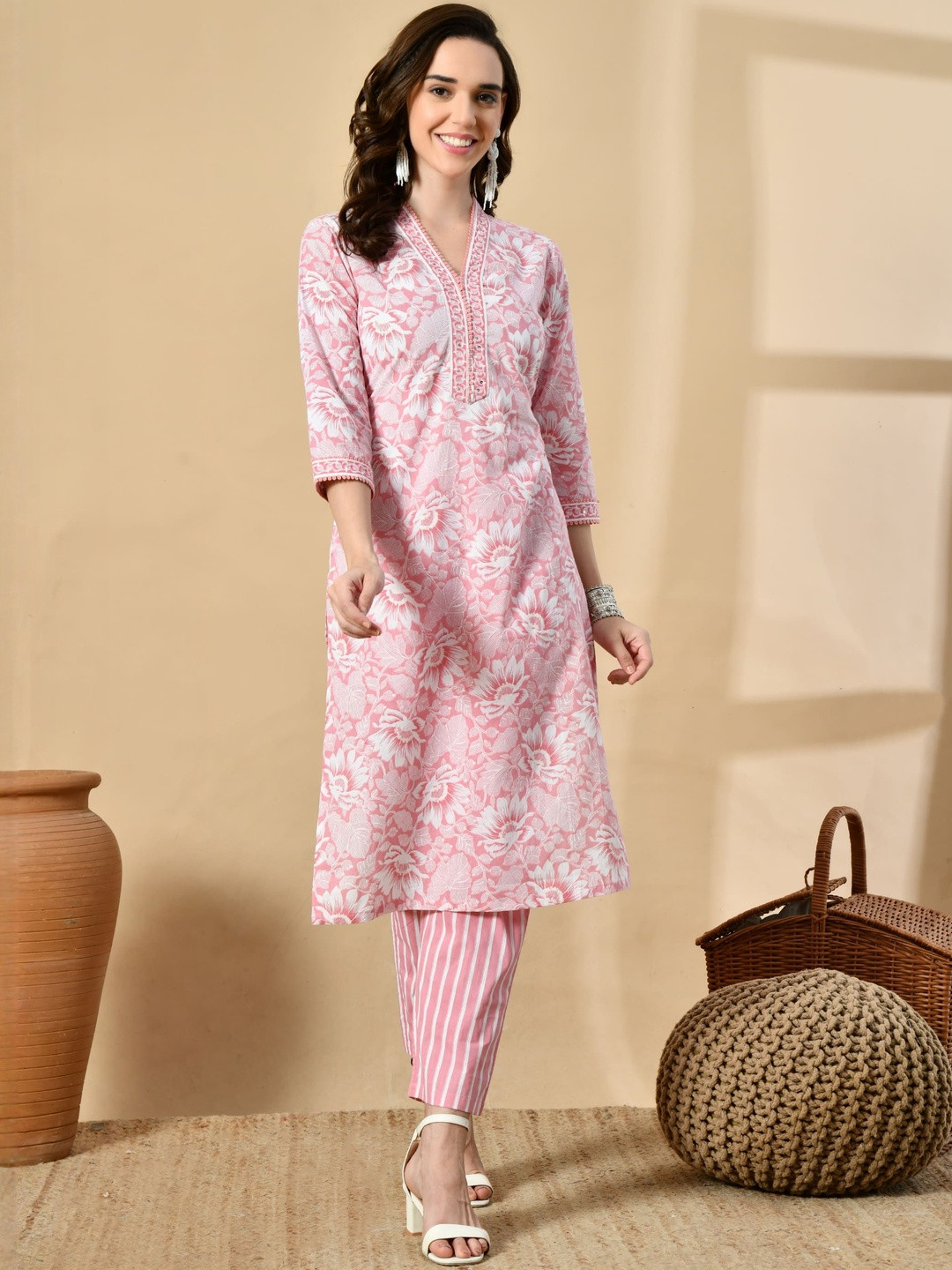 ZHOF Floral Printed Pure Cotton Straight Kurta With Trousers