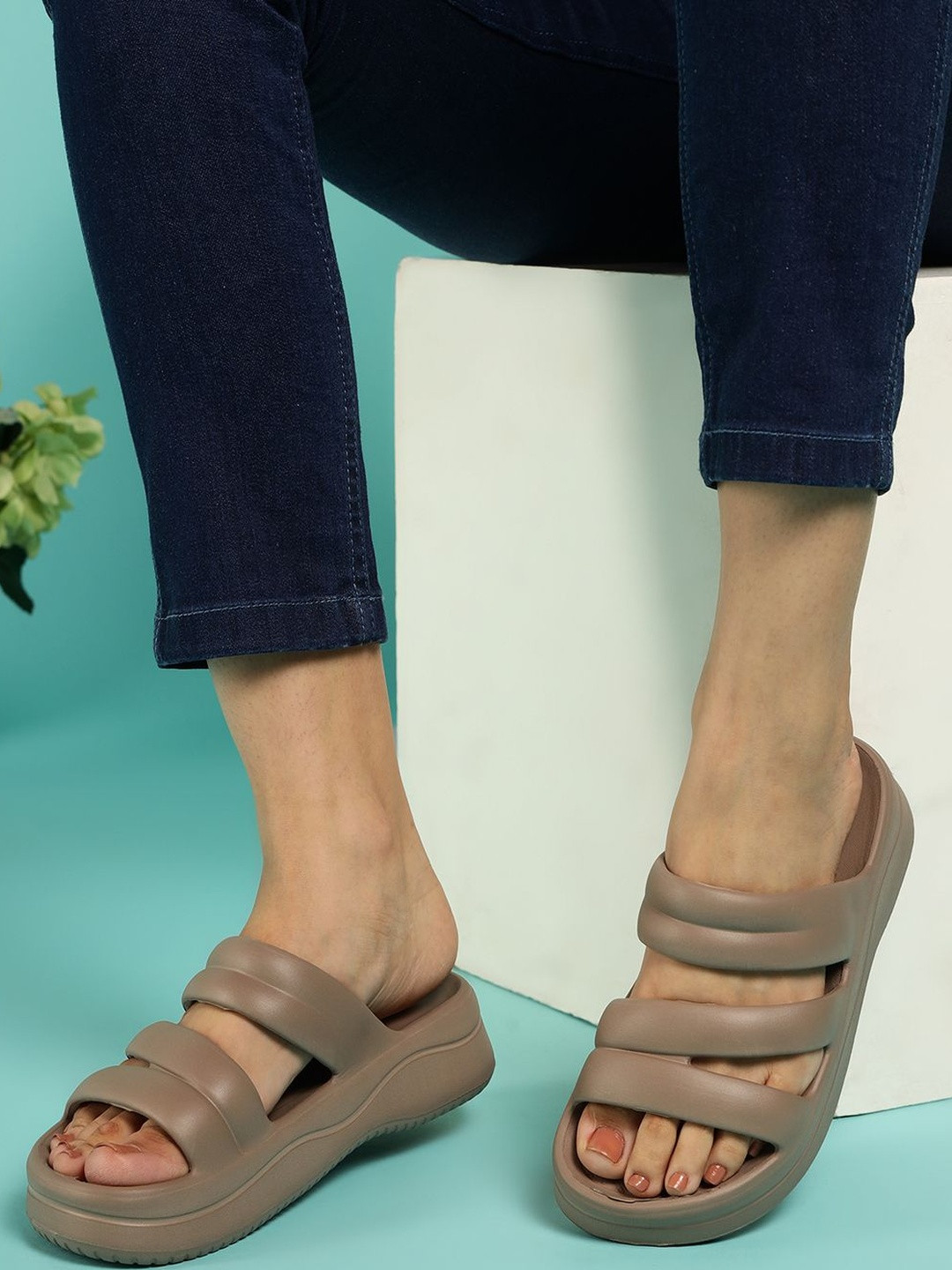 Roadster Women EVA Slip-On