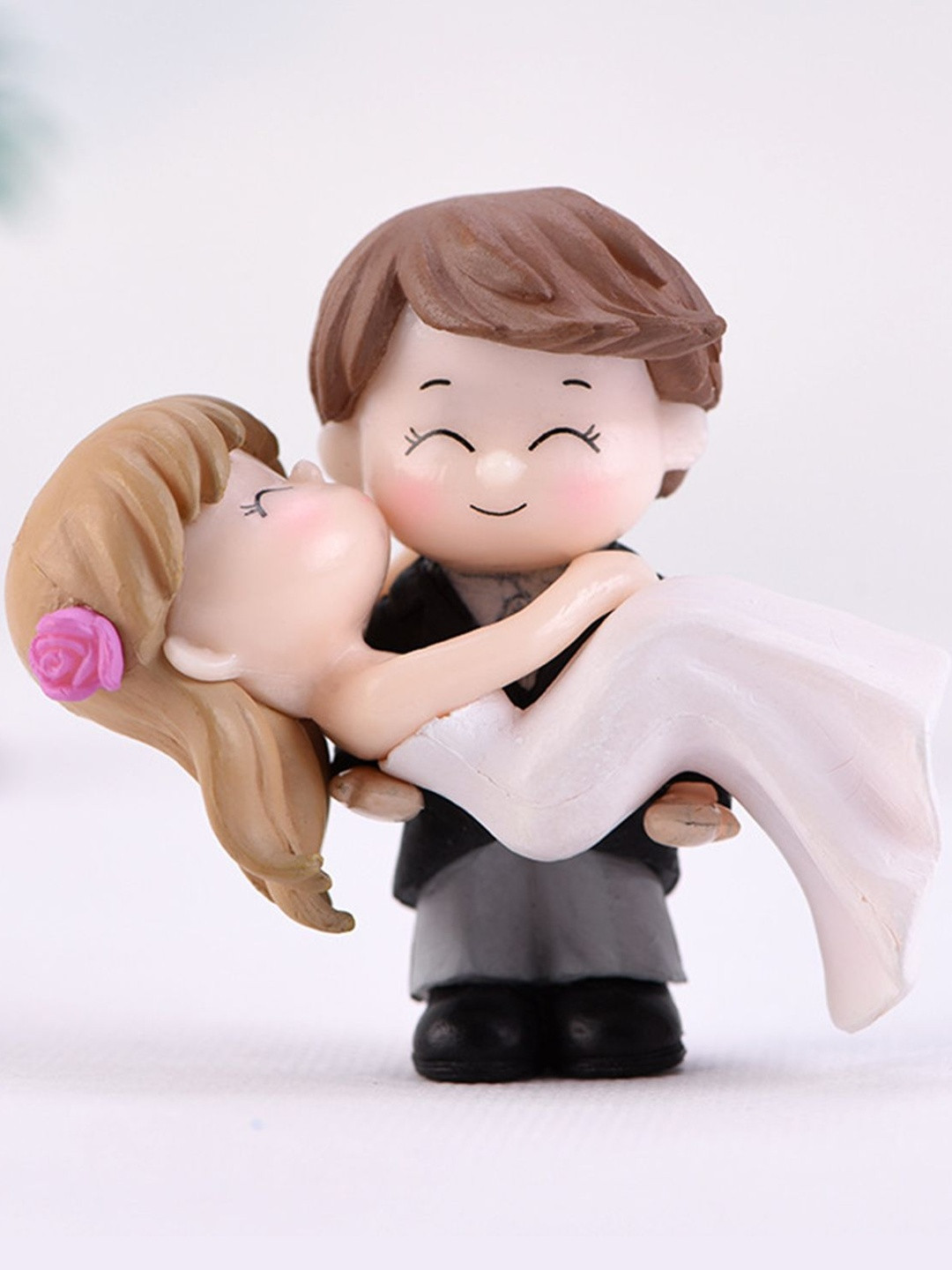 Flenzy Cream Bride & Groom Romantic Couple Figurine Showpieces