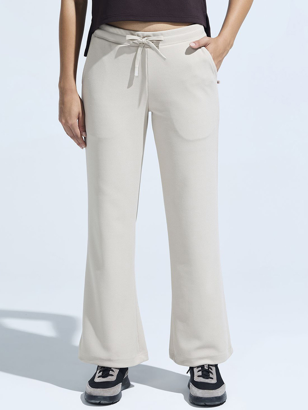 DOMIN8 WOMEN MID-RISE WIDE-LEG RELAXED-FIT STRETCHABLE MOISTURE-WICKING TRACK PANTS