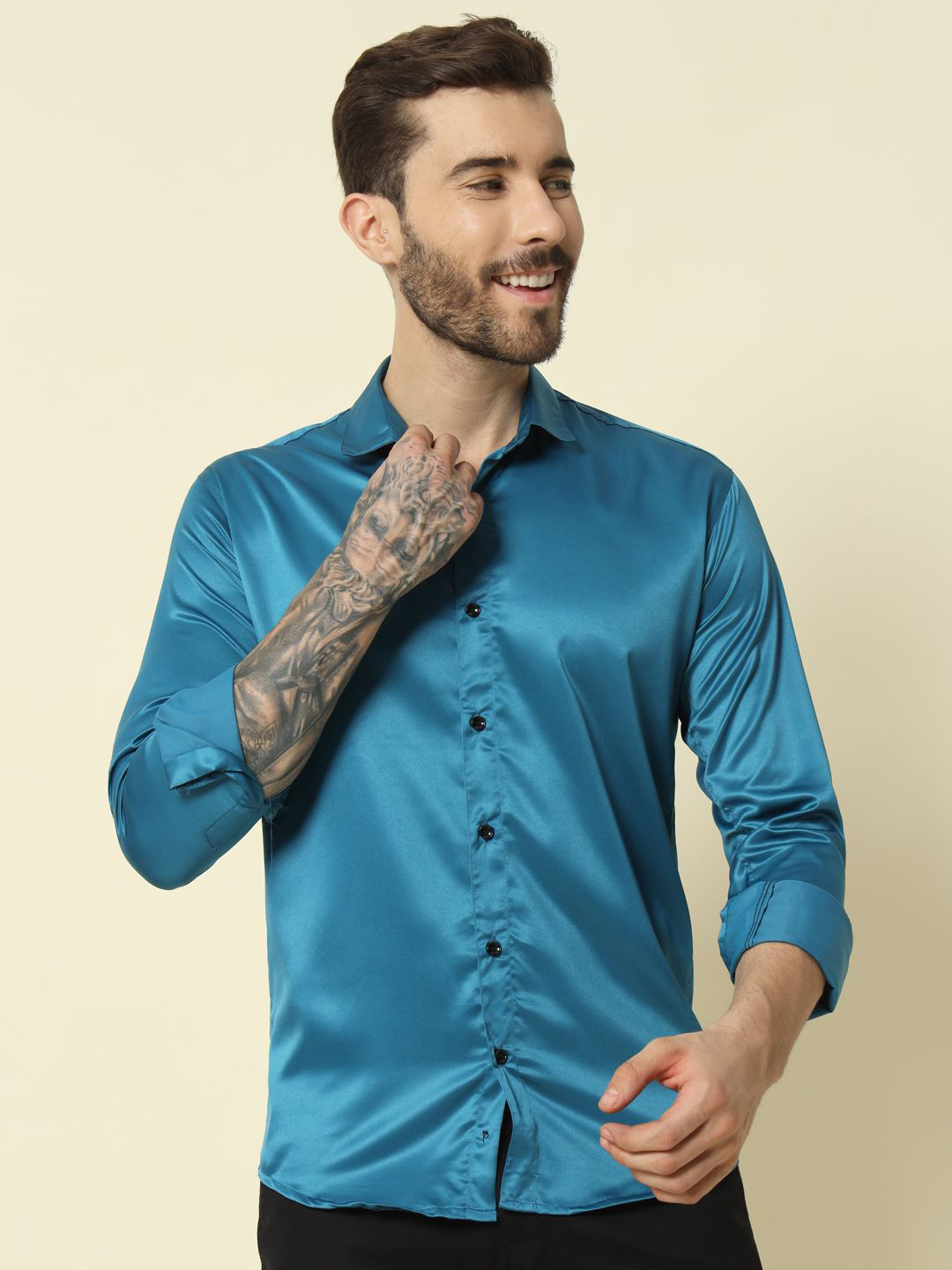 Pjyot by surhi Men Relaxed Fit Solid Spread Collar Satin Casual Shirt