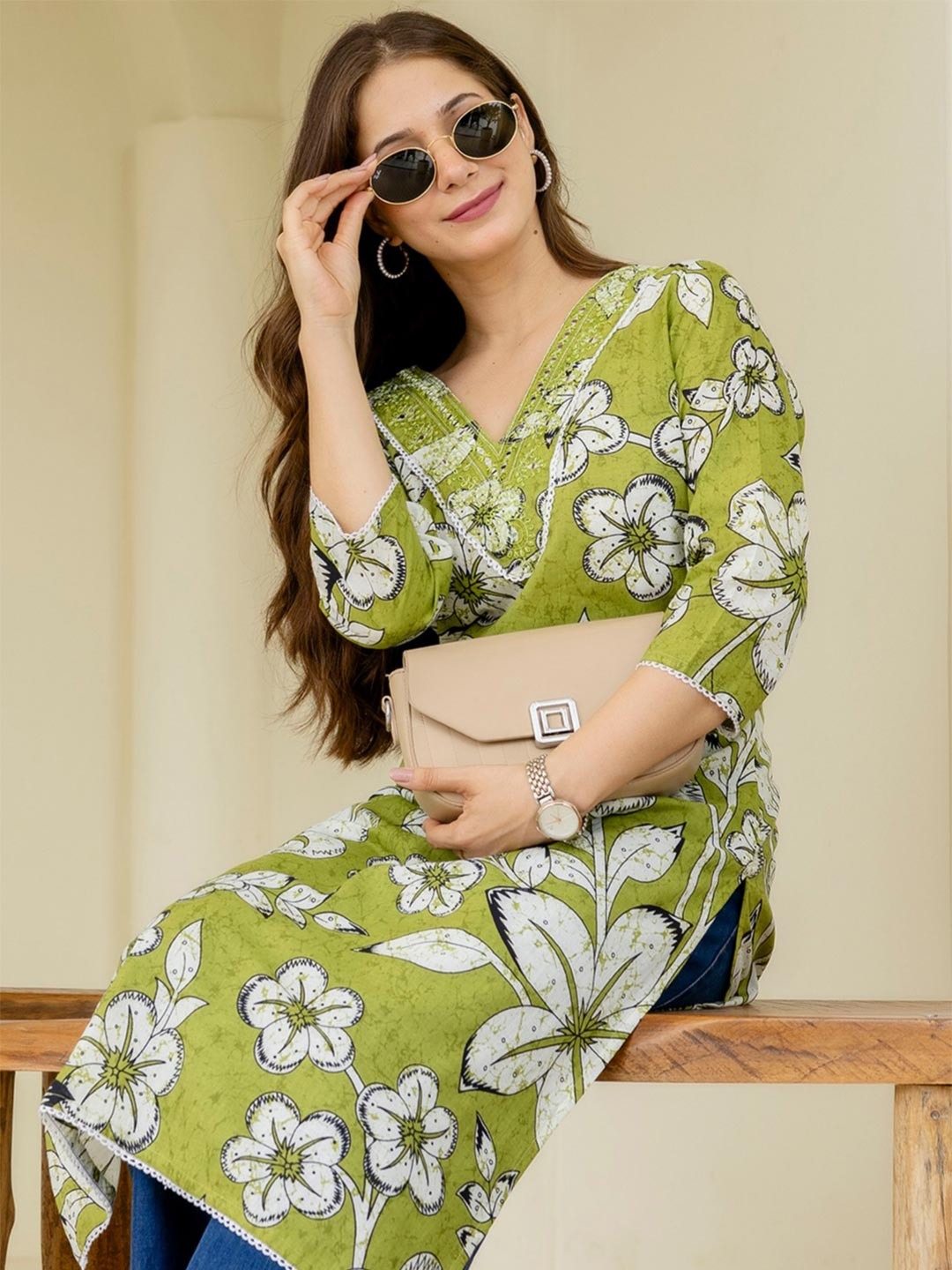 Pjyot by surhi Women Floral Printed Thread and Mirror Work Kurta