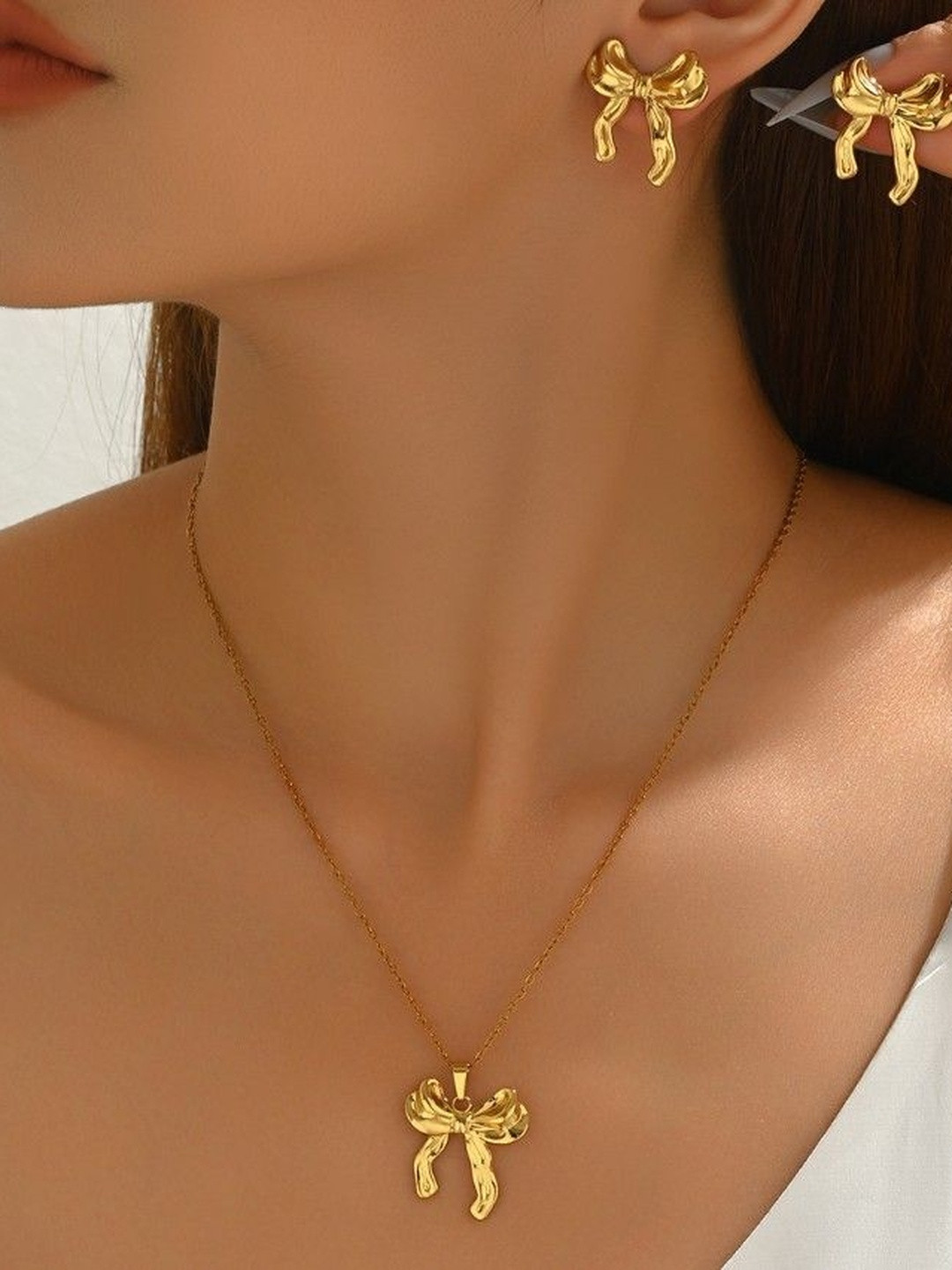 AKISON JEWELS Stainless Steel Gold-Plated Anti Tarnish Pendant With Earrings