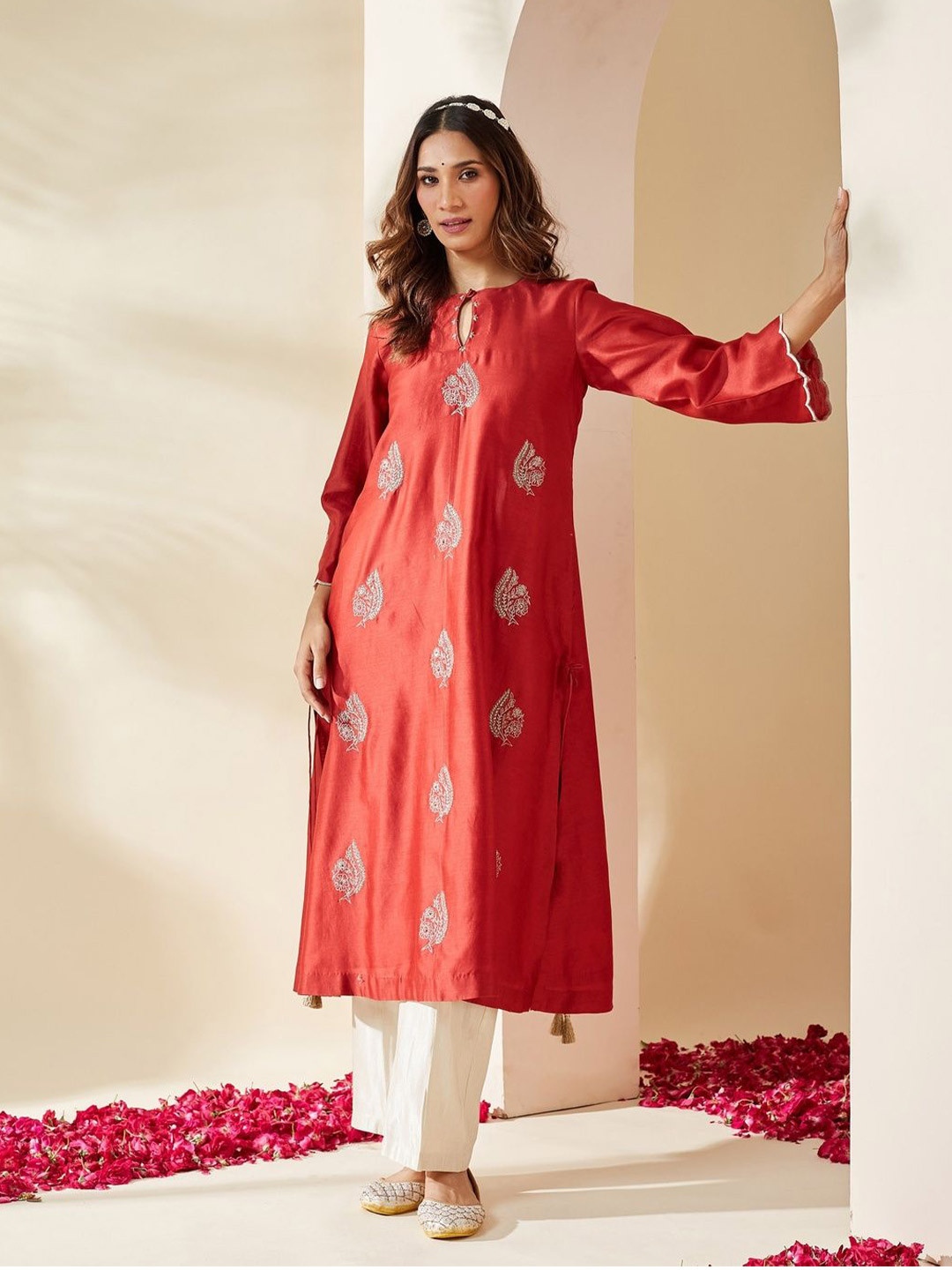 Mushio Women Floral Printed Festive Dilruba Cotton Straight Kurta