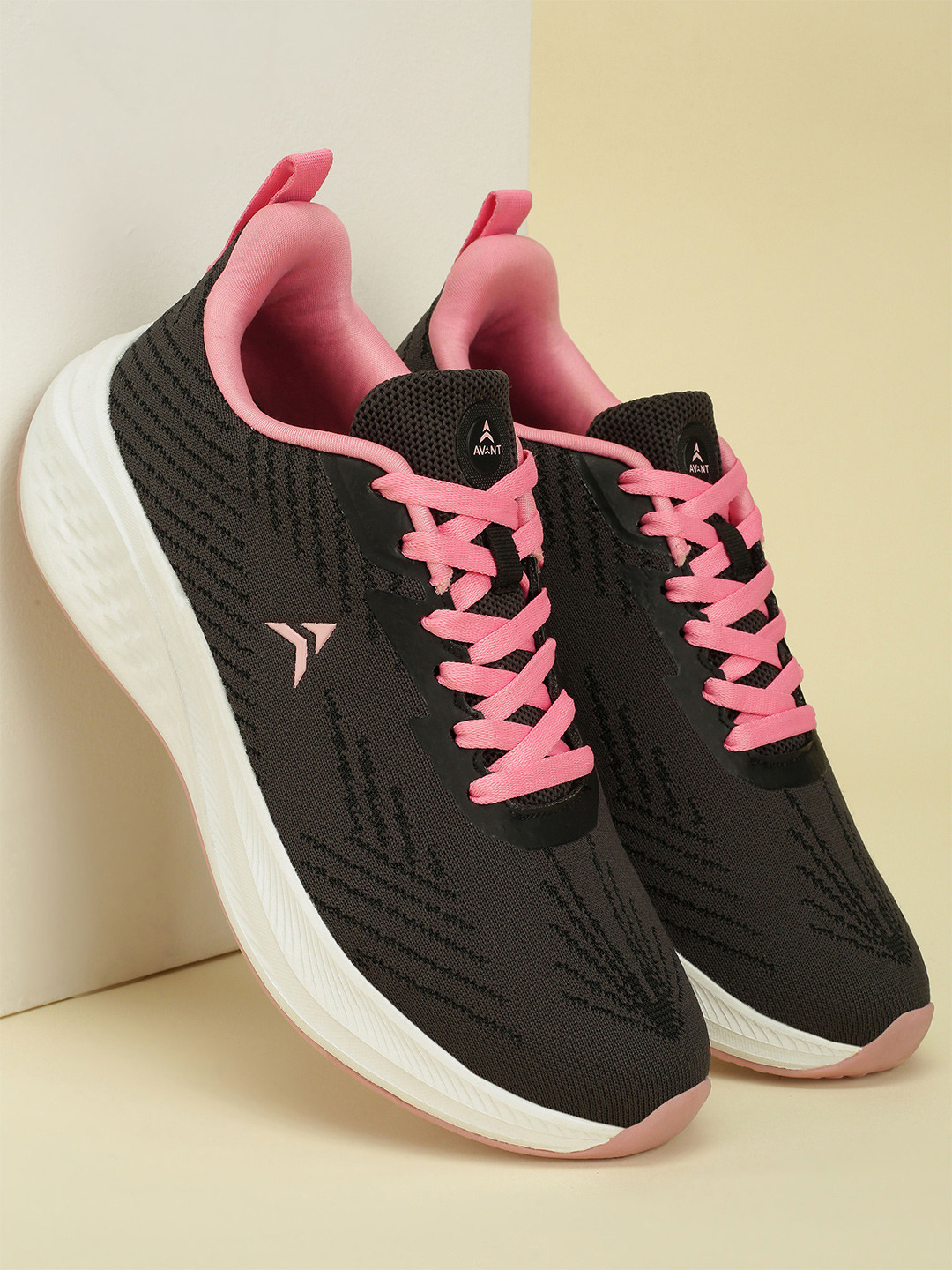 AVANT Women's Black & Pink PaceX Casual Shoes