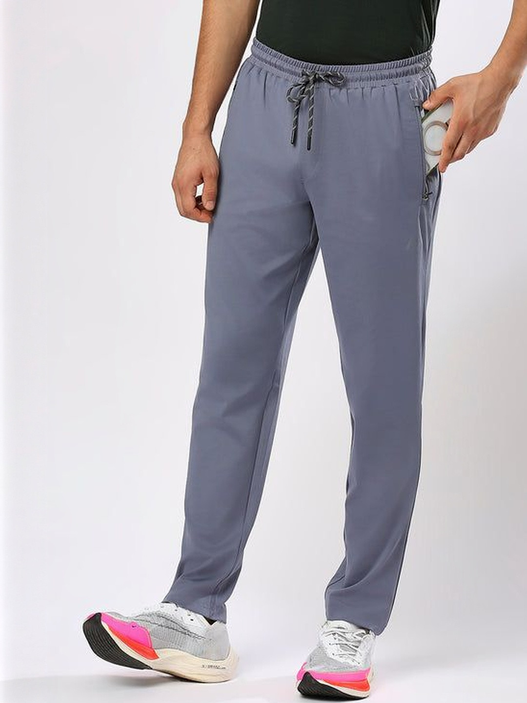 AGUANTE Men Slim Fit Regular Track Pants