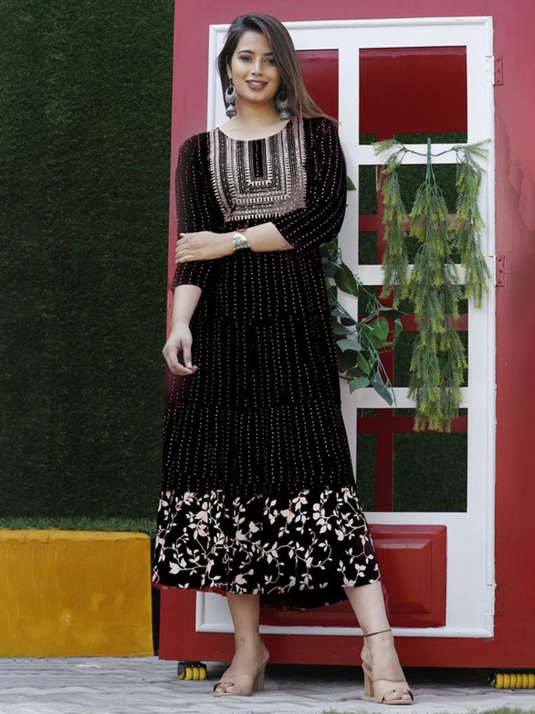 MANI EXPORTS Women Printed Sequinned Floral Anarkali Kurta