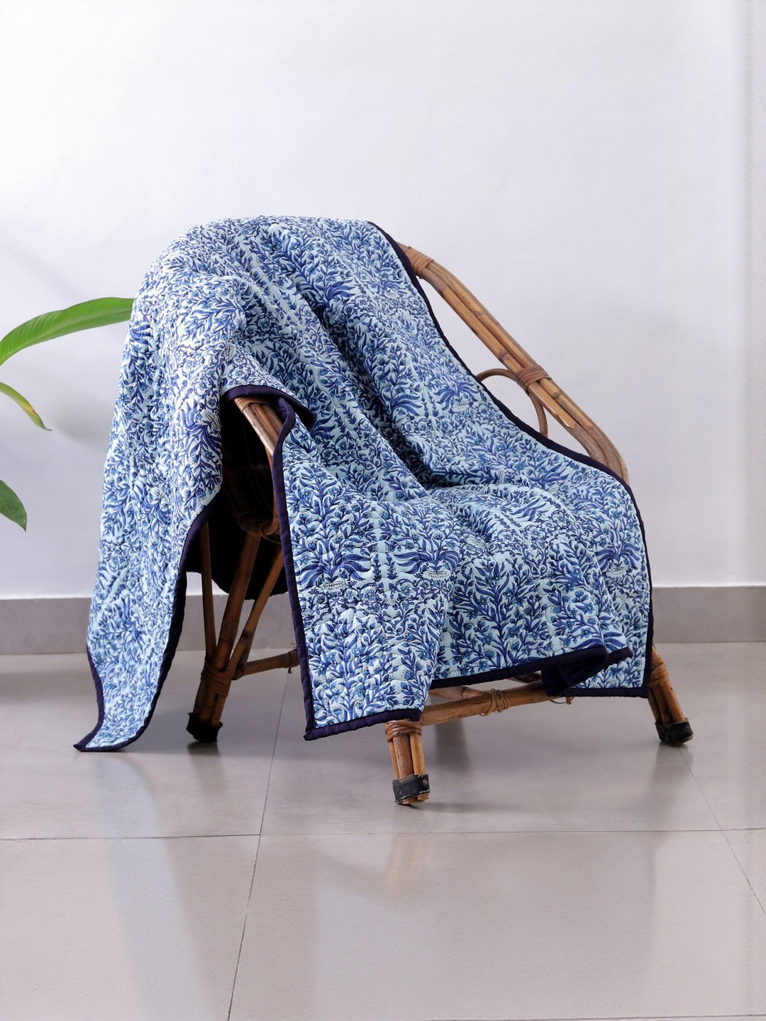 HANDICRAFT PALACE White & Blue Floral Printed Quilted Cotton Sofa Throws
