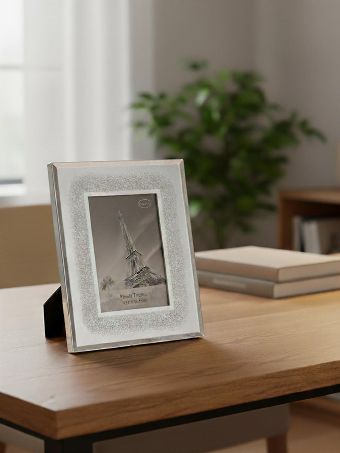 AARVI DECOR STUDIO Silver-Toned Pack Of 1 Glass Table Photo Frame