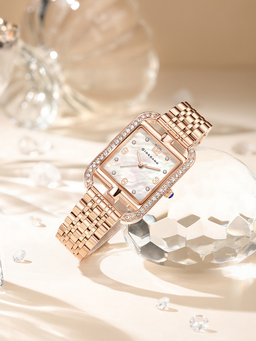 GIORDANO Women Embellished Dial & Bracelet Style Straps Analogue Watch GZ-60108-22