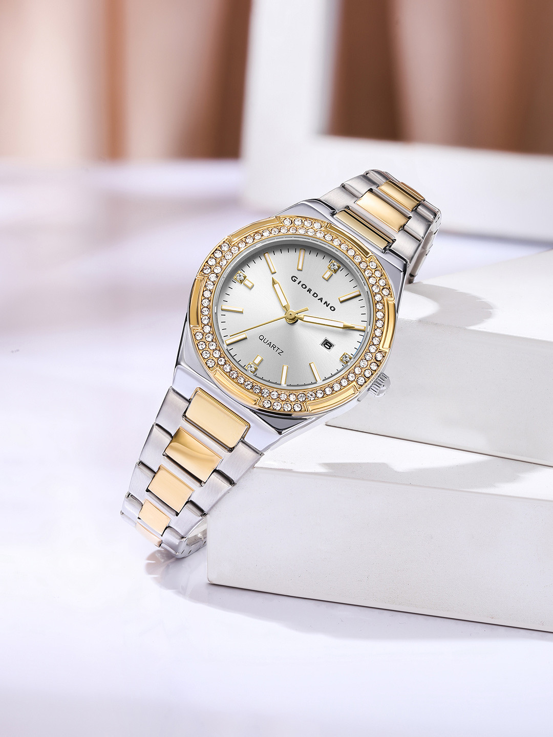 GIORDANO Women Embellished Dial & Stainless Steel Analogue Watch GZ-60112-33