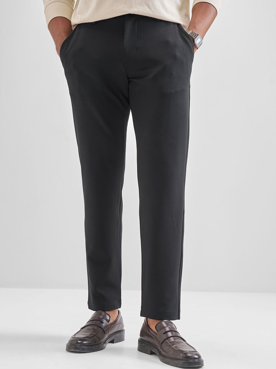 HIGHLANDER Men Solid Flat-Front Mid-Rise Teche Tapered Fit Chinos Trousers