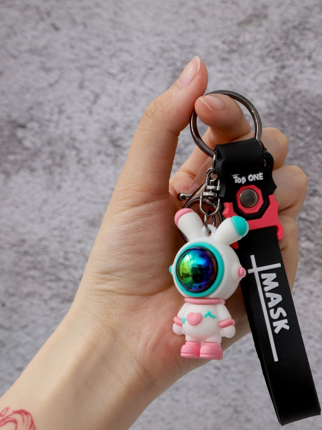 Spiaty Unisex Cute 3D Rabbit Keychain With Silicone Belt