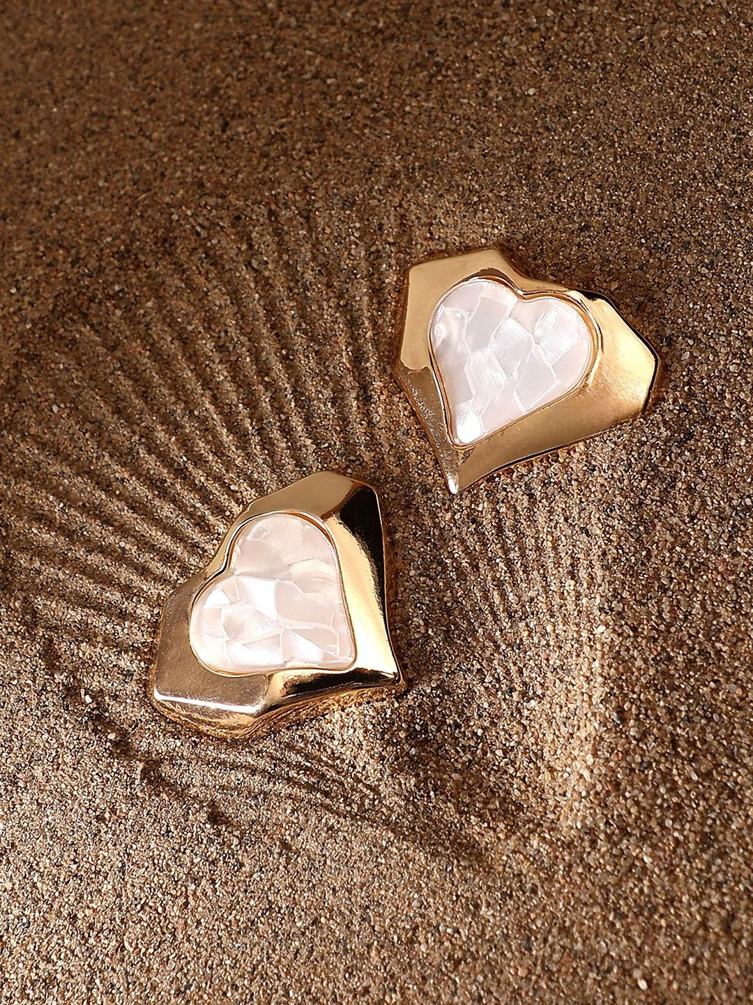 SOHI The Coeur-Edge Heart Shaped Contemporary Gold-Plated Studs Earrings