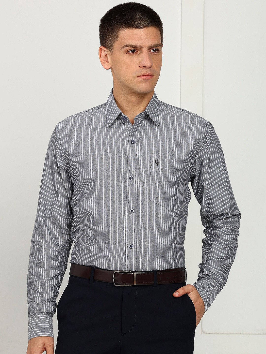ELLIPSE Men Vertical Striped Spread Collar Cotton Formal Shirt
