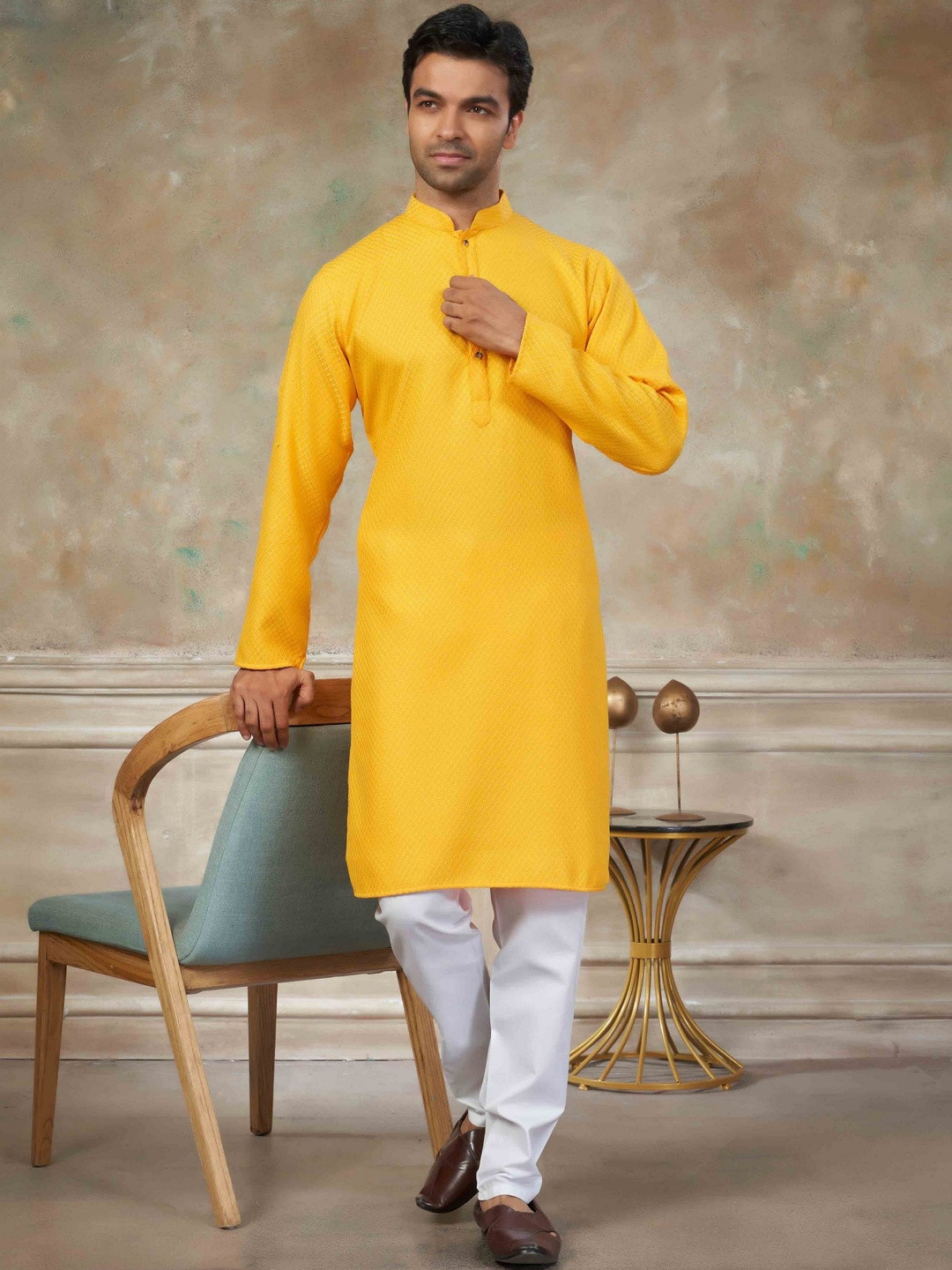 House of Pataudi Embellished Mandarin Collar Straight Kurta