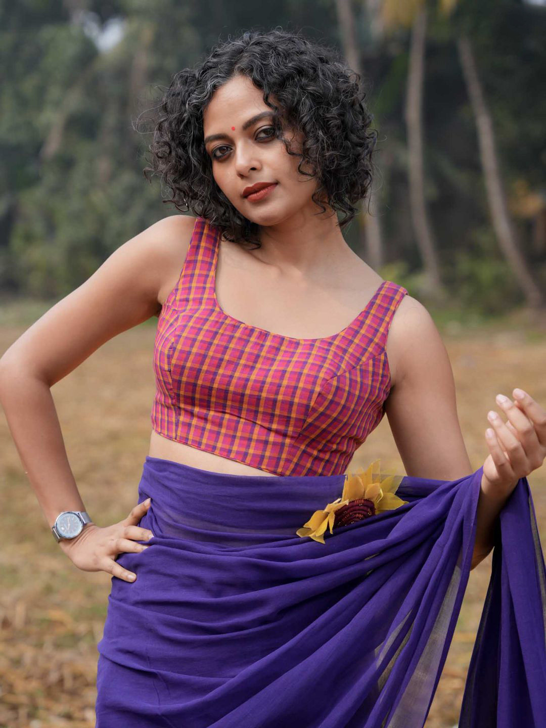 Suta Checked Sleeveless Cotton Blouse With Hook And Eye Closure