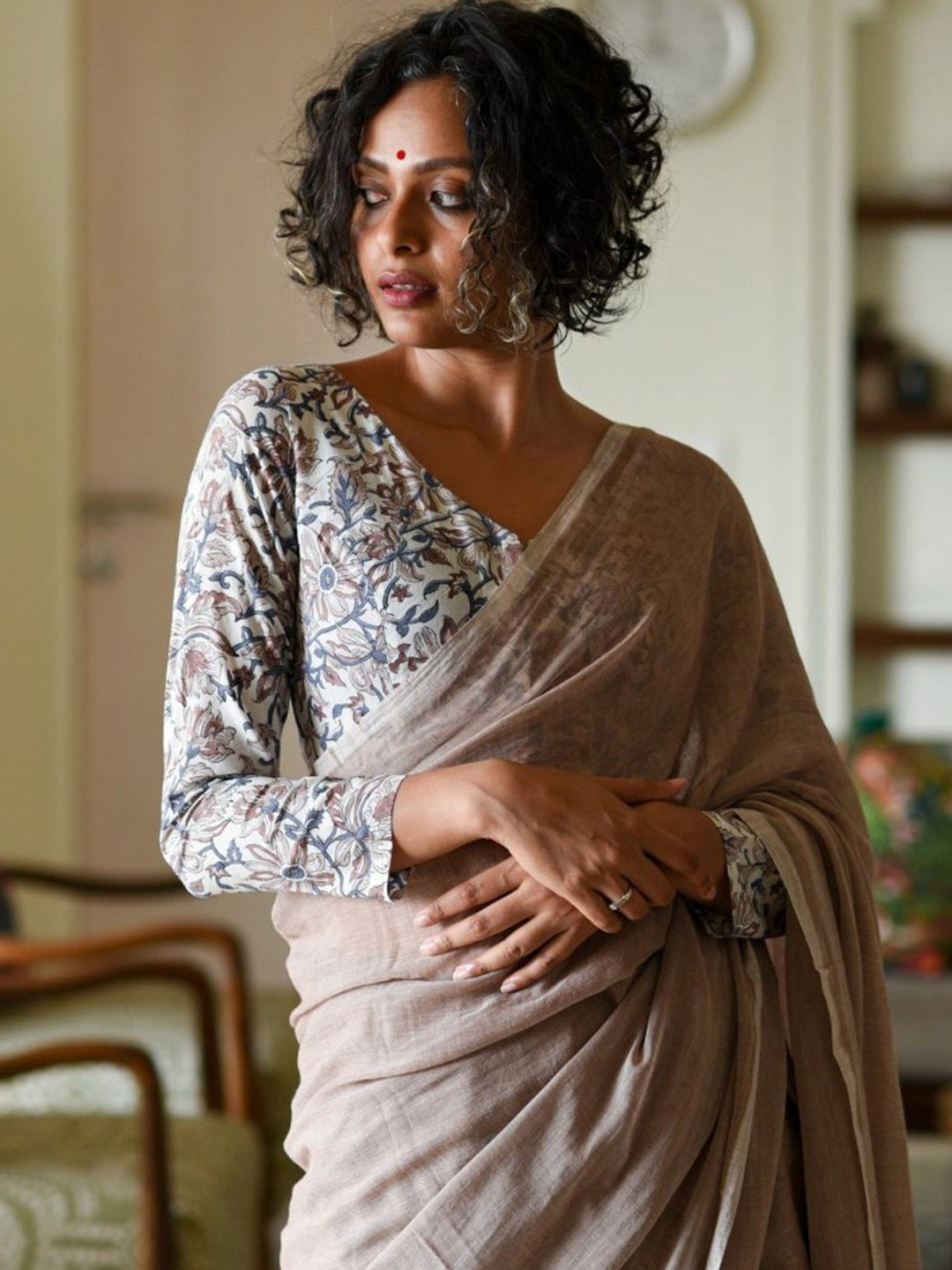 Suta Woven Design Long Sleeve V-Neck Cotton Blouse