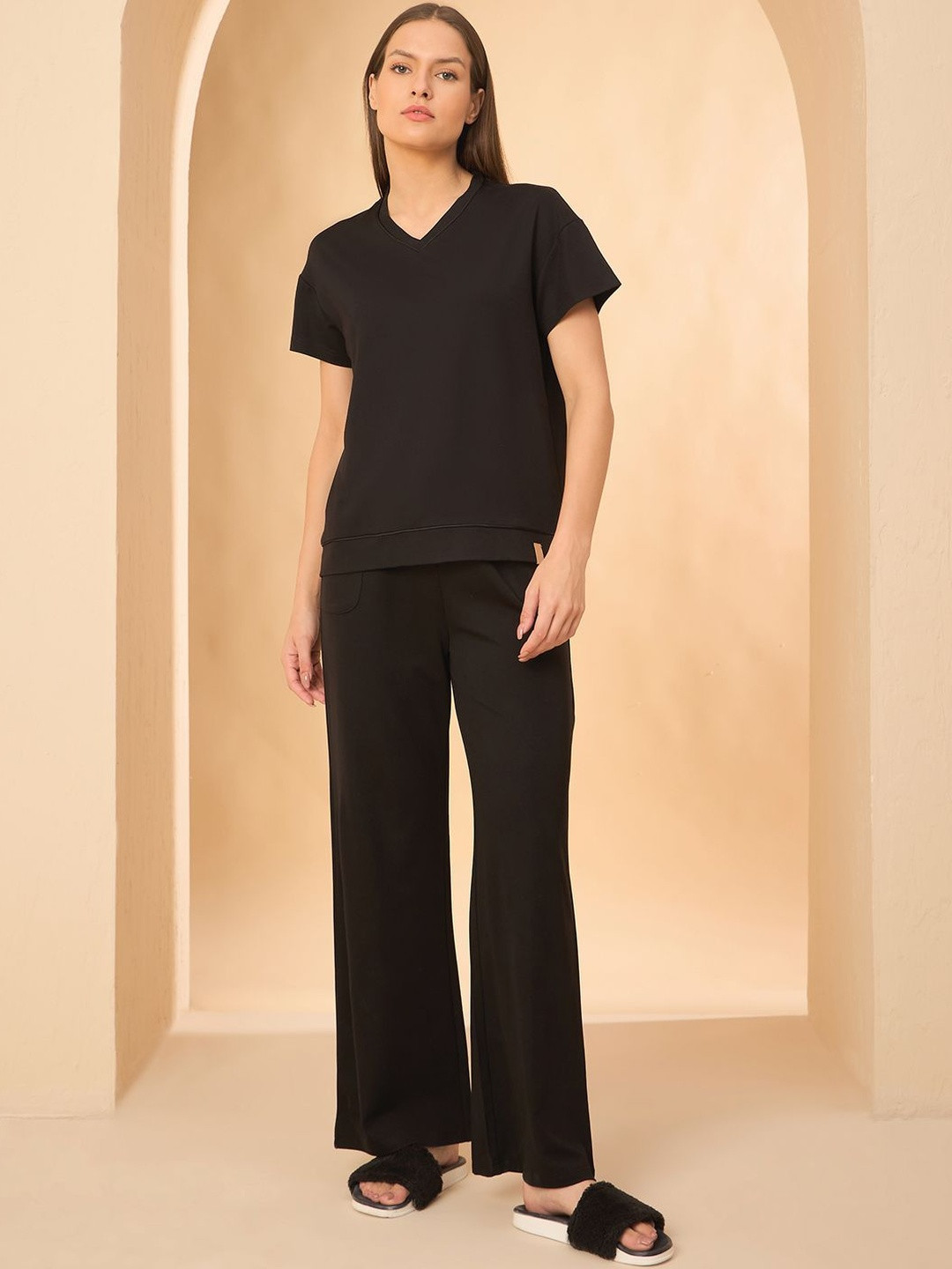 Sweet Dreams V-Neck Short Sleeves Top & Pyjamas Night Suit