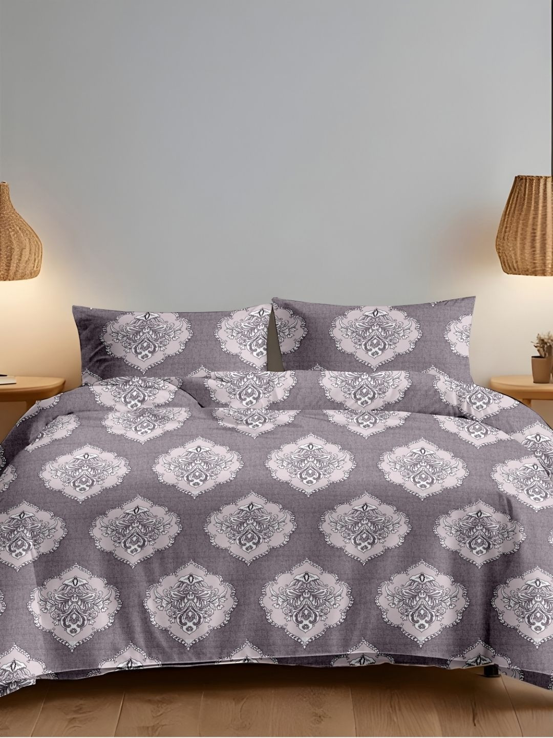 Sleeping Owls Floral 144 TC Queen Cotton Bedsheet With 2 Pillow Covers