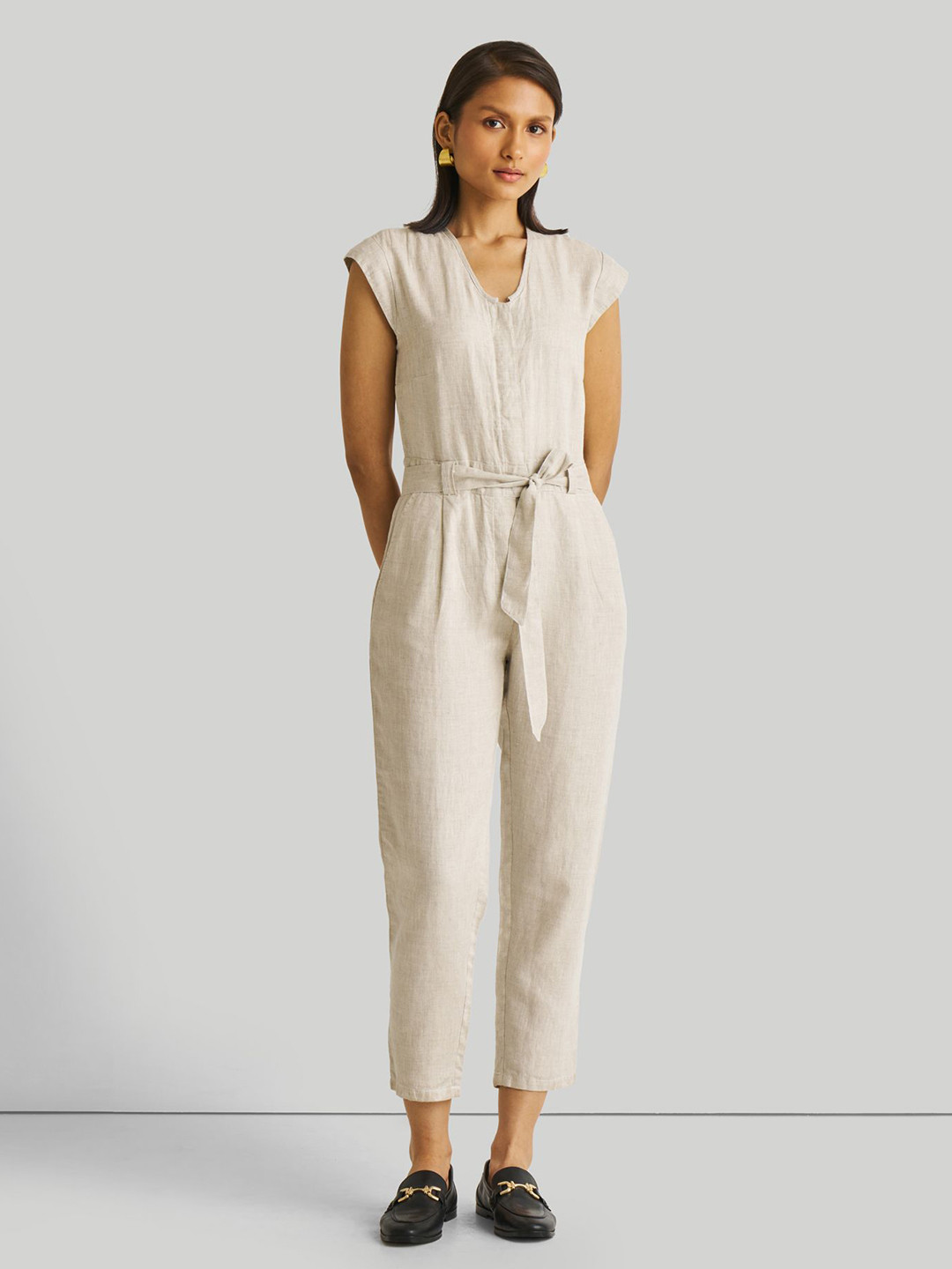 Reistor Women Solid V-Neck Short Sleeves Basic Jumpsuit