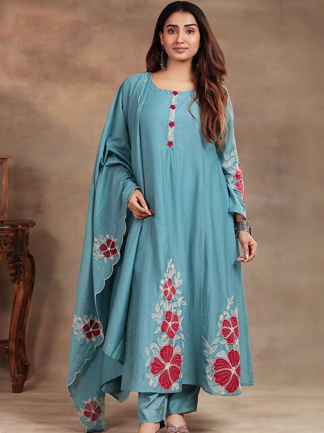 ARAVALII Floral Embroidered Thread Work Screen Chanderi Kurta With Trousers & Dupatta