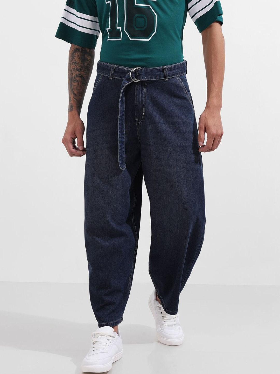 Basixx Men Baggy Mid-Rise Light Fade Cropped  Jeans Comes with a belt