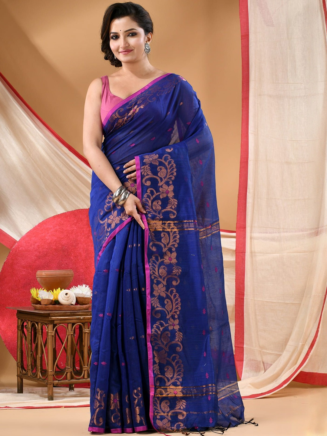 TANTLOOM Women Blue Silk Cotton Handloom Saree With Blouse Piece