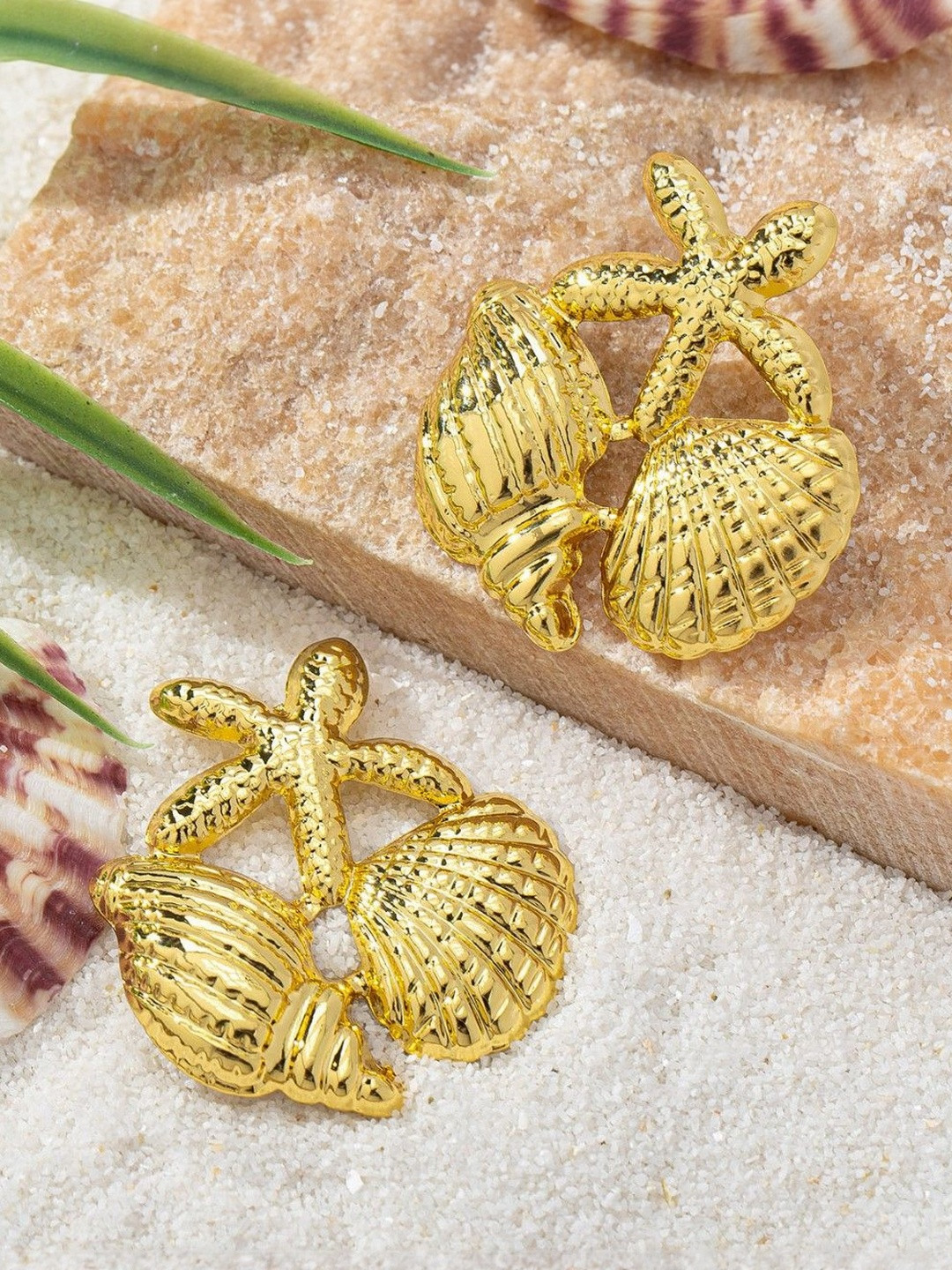 DressBerry Stainless Steel 18K Gold-Plated Star Fish Shaped Studs