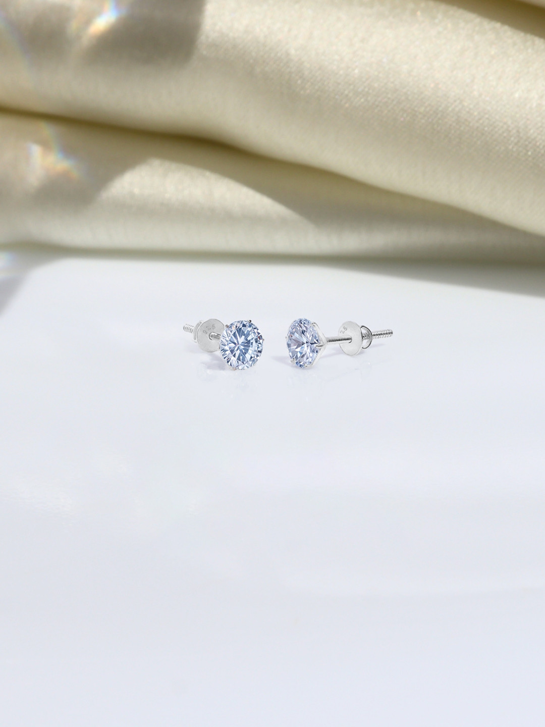 HighSpark 92.5 Silver Round Zirconia Studded Screwback Stud Earrings - 6mm