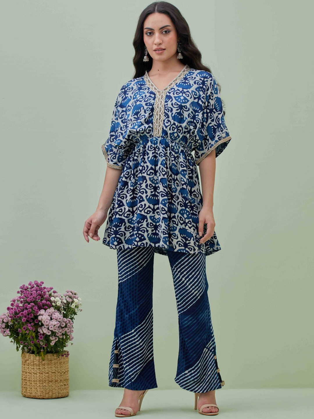 GRASS & SUNSHINE Printed V-Neck Tunic With Palazzo Co-Ords